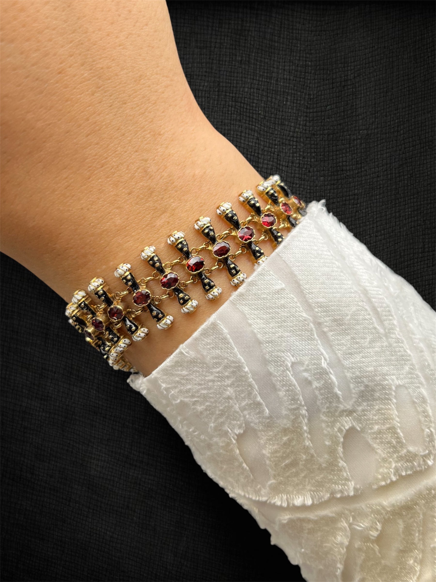 Girotondo di Moretti Fiumani