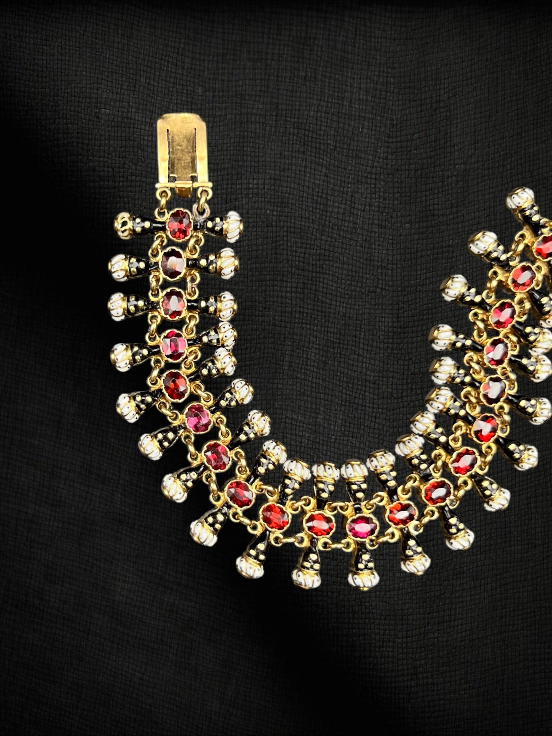 Girotondo di Moretti Fiumani