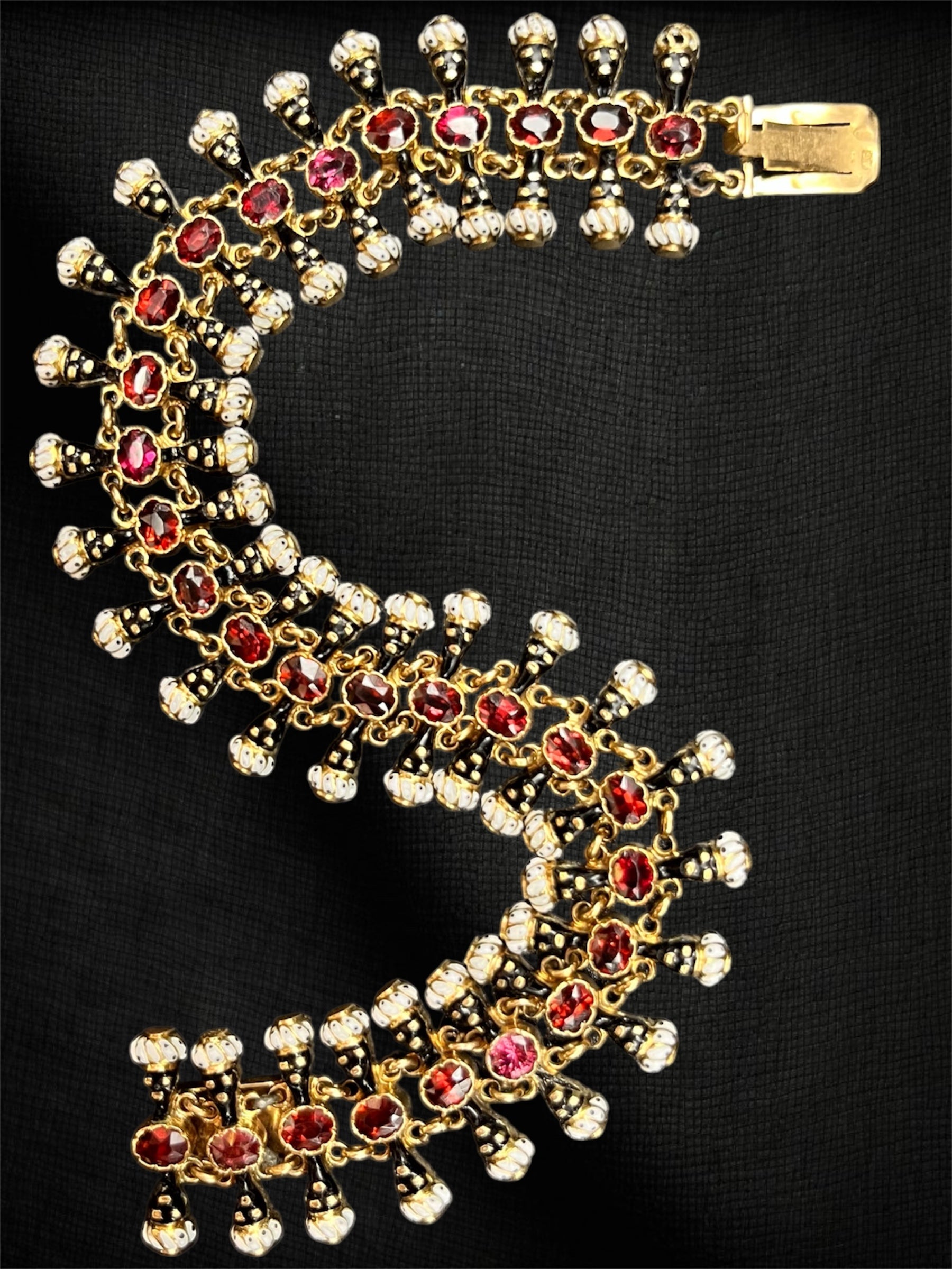 Girotondo di Moretti Fiumani