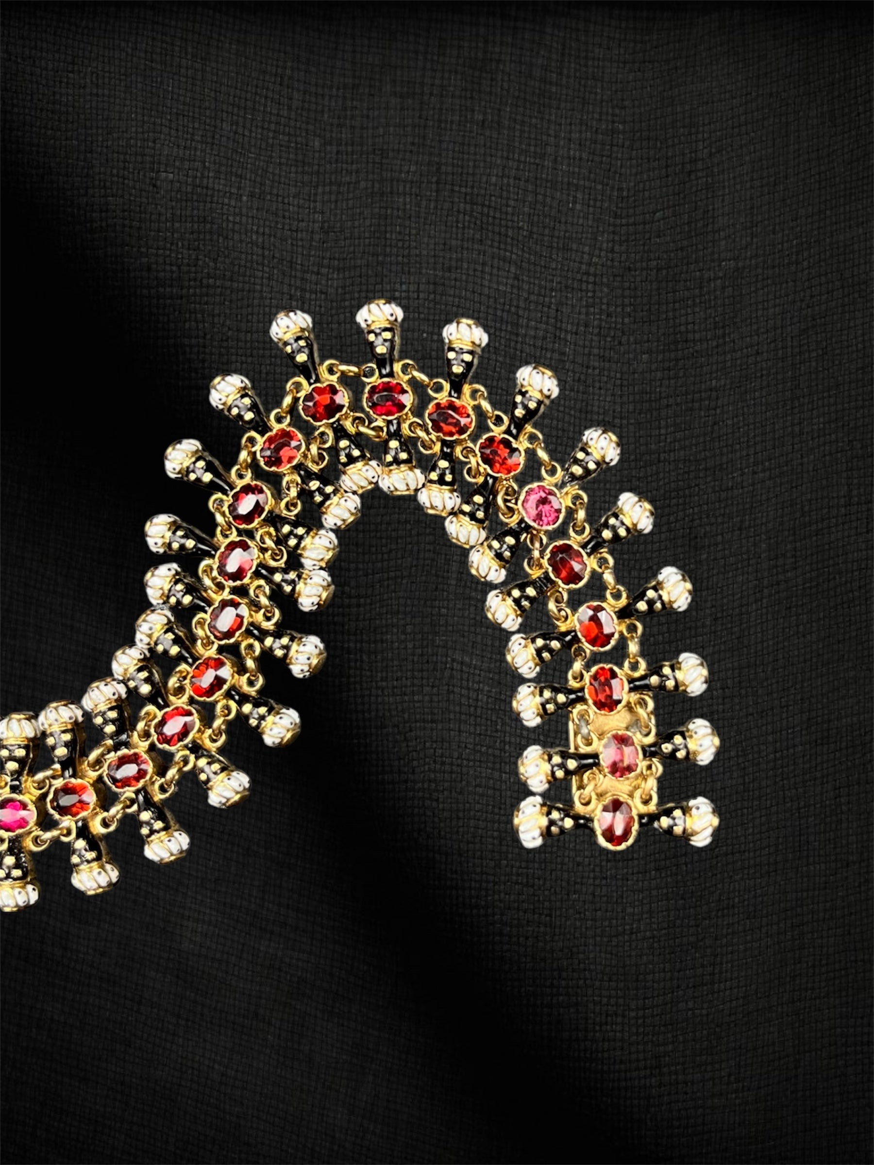 Girotondo di Moretti Fiumani