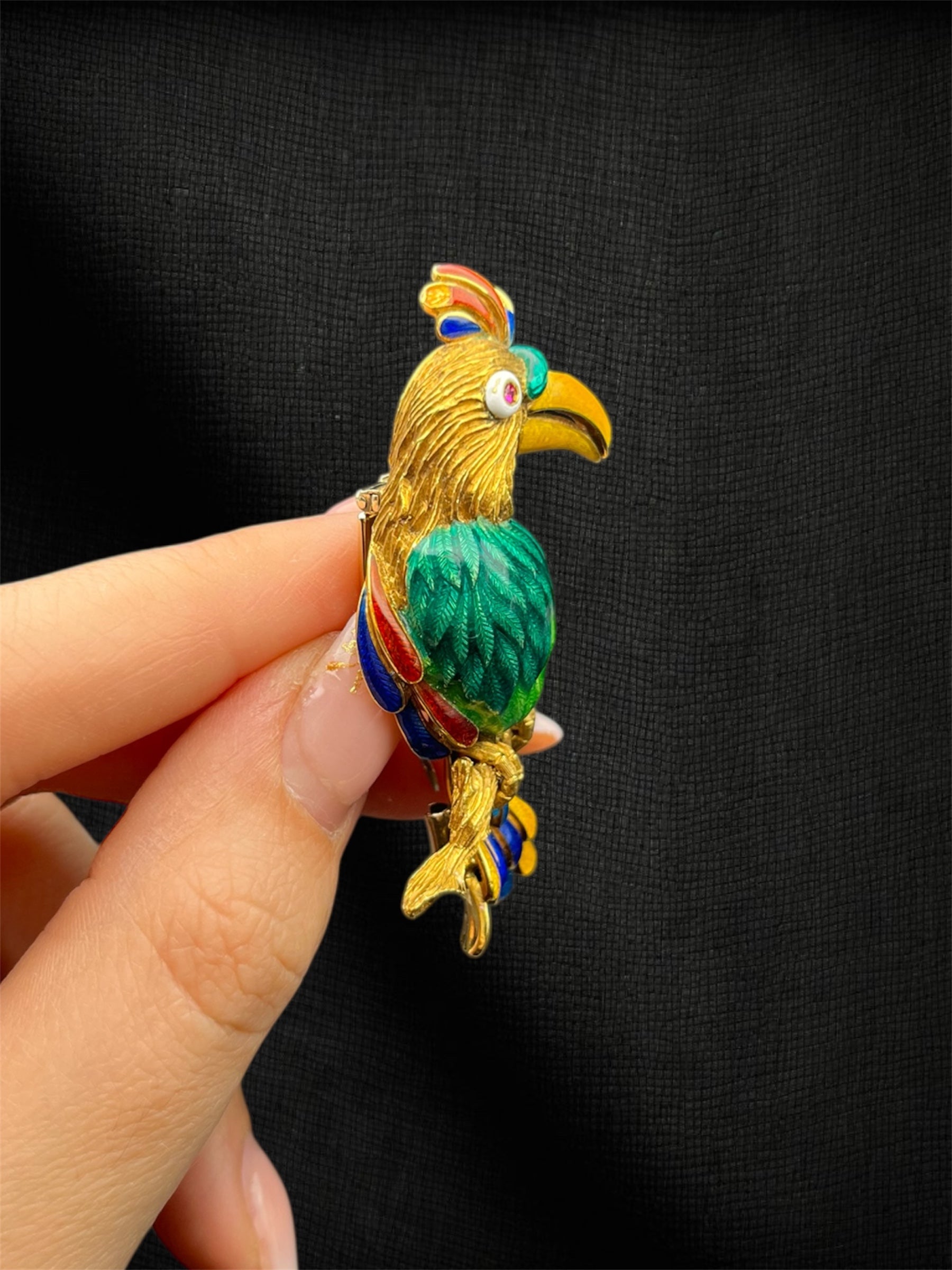 Spilla “Precious Parrot”