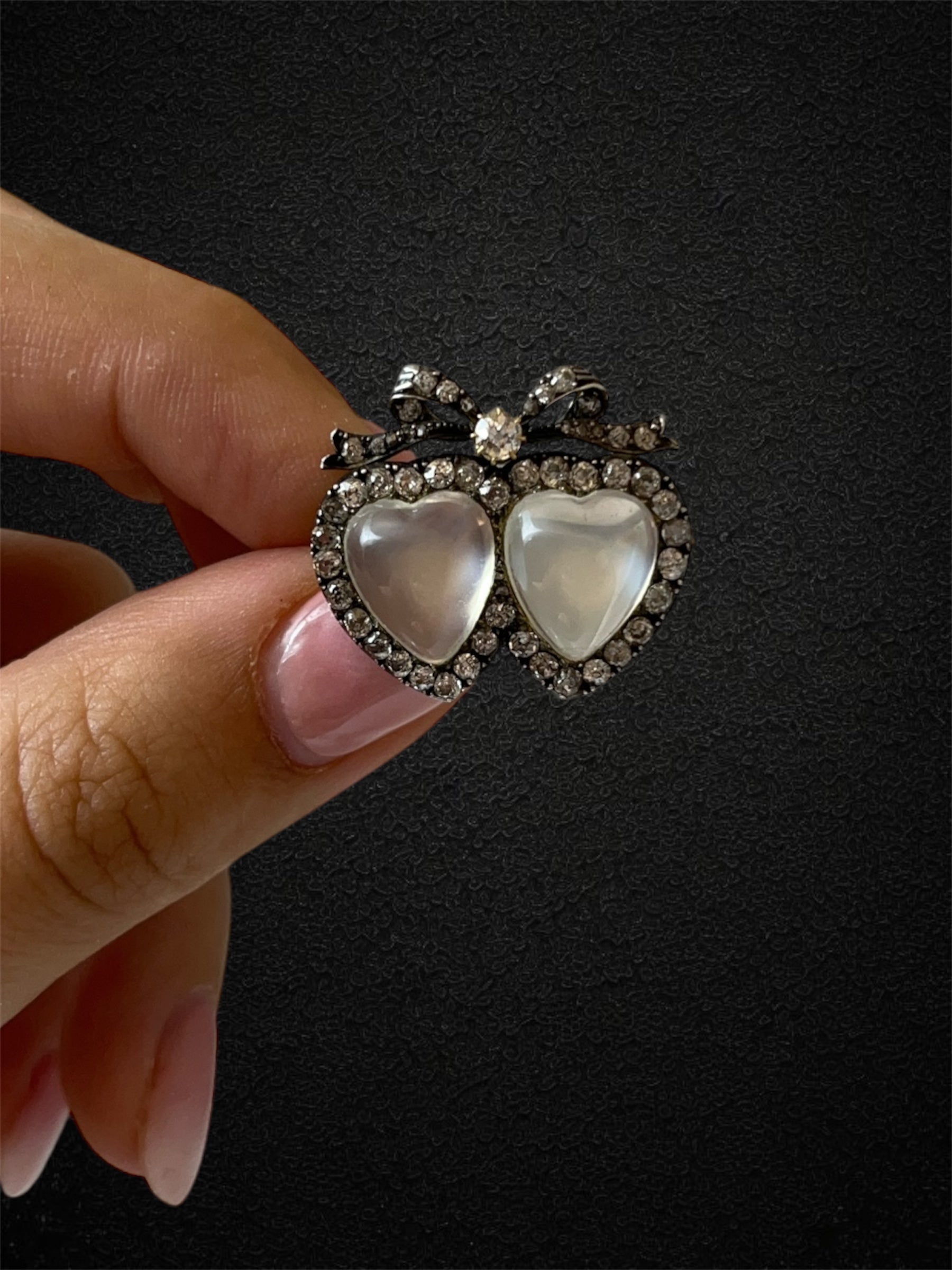 Spilla “L’Eleganza Dell’Amore”