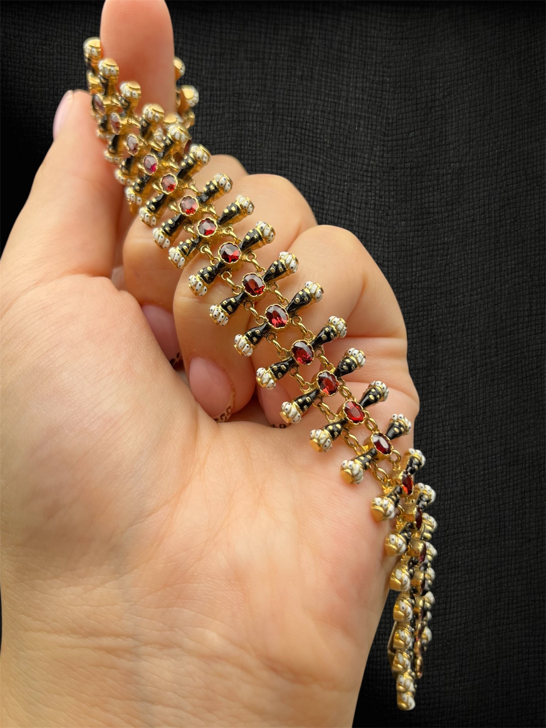 Girotondo di Moretti Fiumani