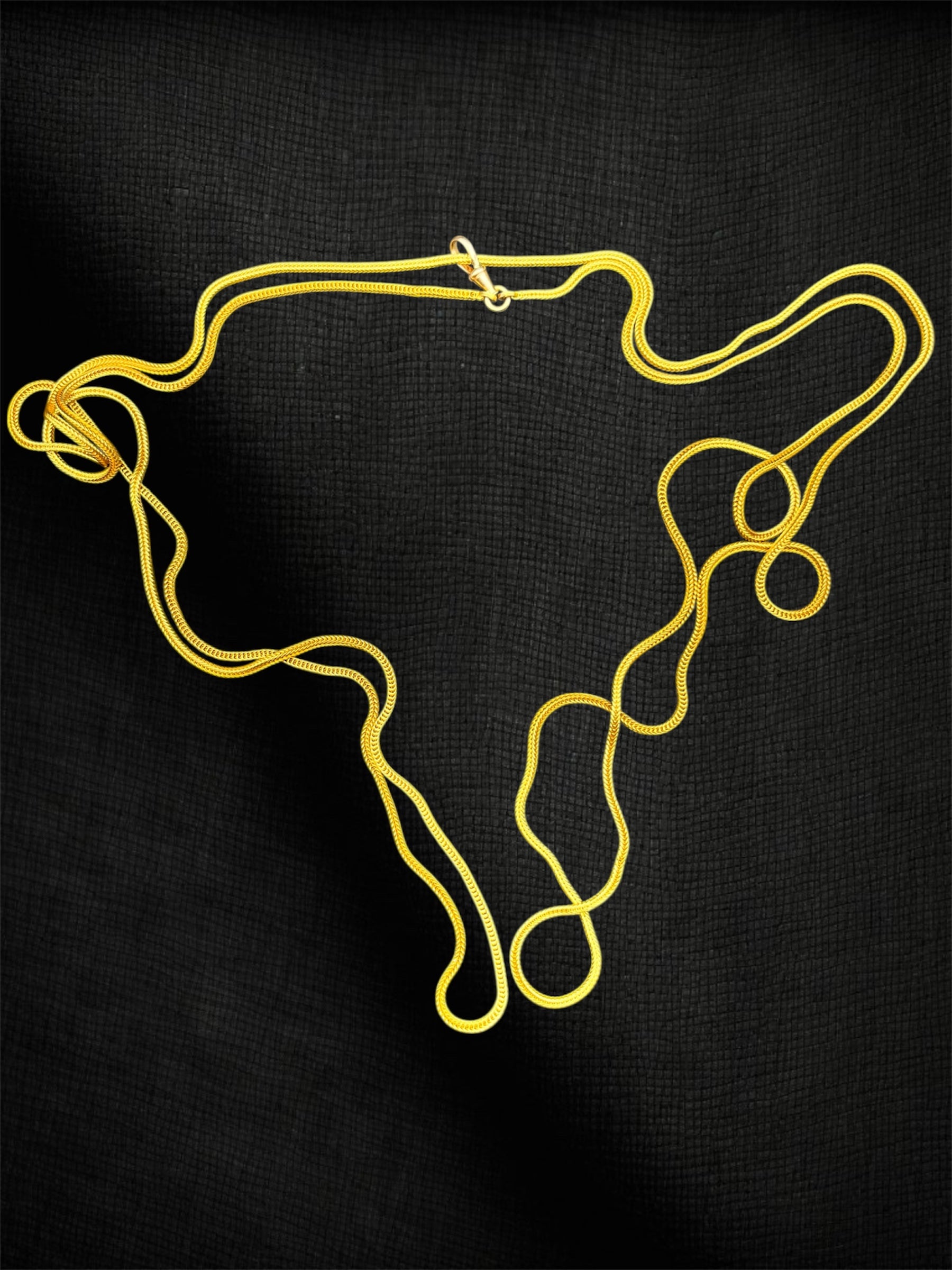 Lunga Collana Regolabile “Promessa Dorata”