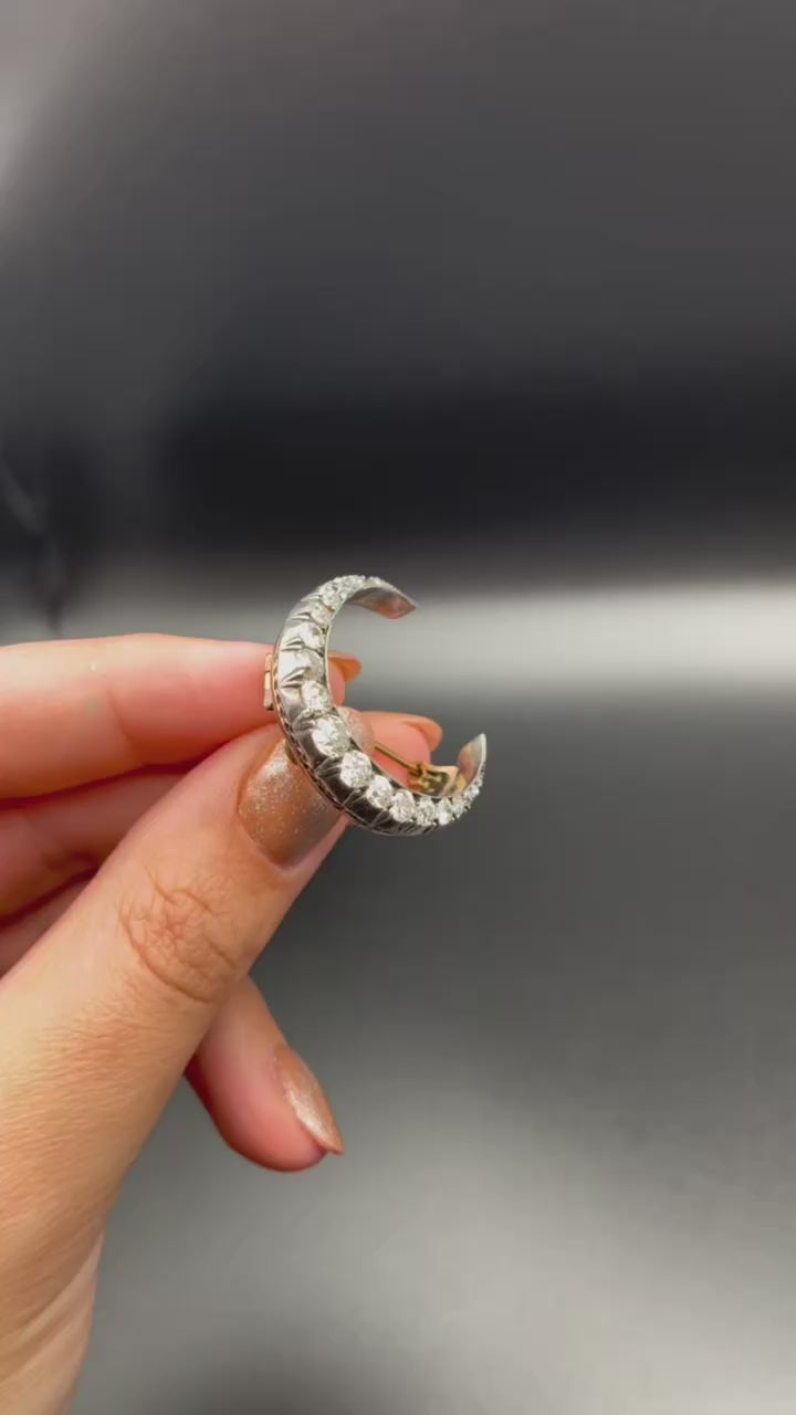 Spilla con Diamanti “Spicchio di Luna”